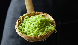 估值腰斩，网红面馆们纷纷卖不动了，放开加盟能否救市？