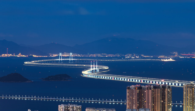 港珠澳大桥客流打破纪录，“港车北上”为增长主力