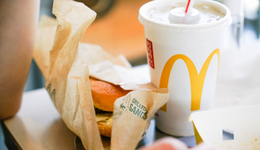 “头铁”的麦当劳为何要逆势涨价？