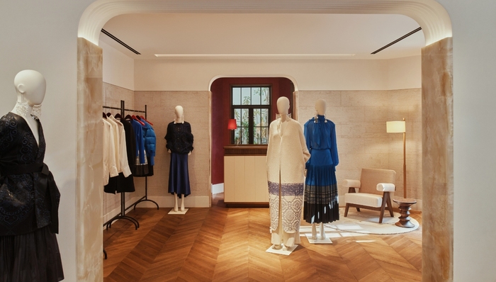 溯本源、向未来：一个中国民族时尚品牌的35年创美之旅