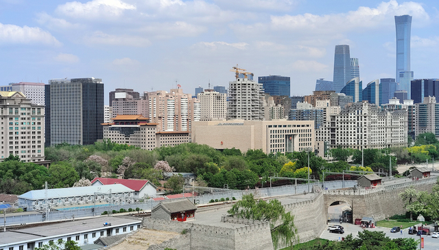 十大首席2024十大预测：人民币汇率重回“6字头”，房地产是最大风险点 | 界面预言家③