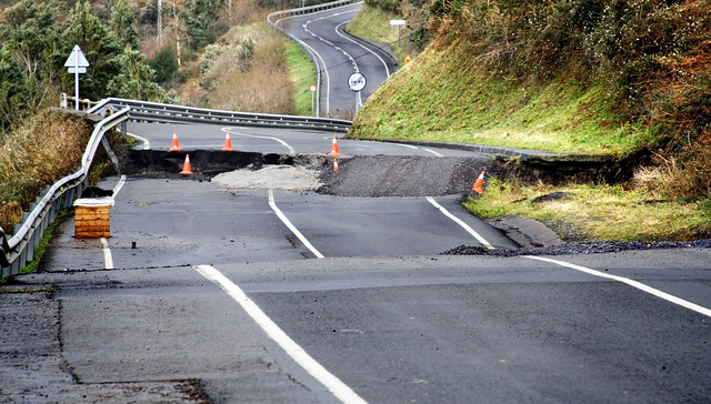 二广高速路面坍塌已致3人死亡，系中铁隧道局高铁项目施工所致