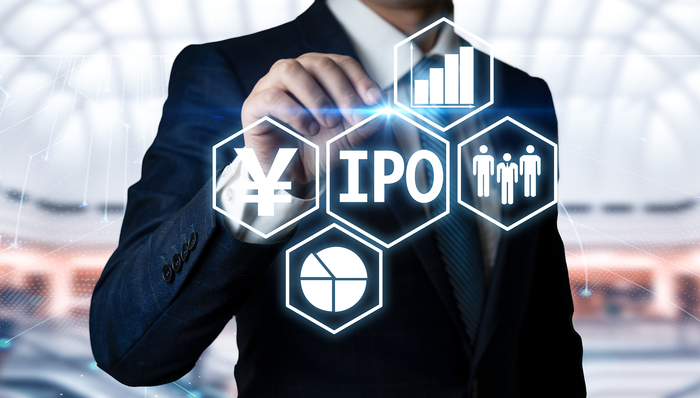 2023年恒指全年下跌13.82%，港股IPO募资金额创10年新低，但市场回暖趋势已显现