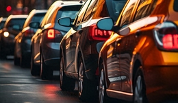 打响百万豪车第一枪，国产新能源车有戏吗？