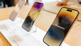 苹果AI“图穷匕见”：将大模型塞进iPhone里