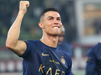 C罗“射手王”数据获FIFA认证，一年收入2.35亿欧元领跑足坛