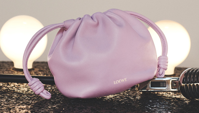 NARS升级唇膏笔，罗意威玉系列推出手袋、吊饰与珠宝｜是日美好事物