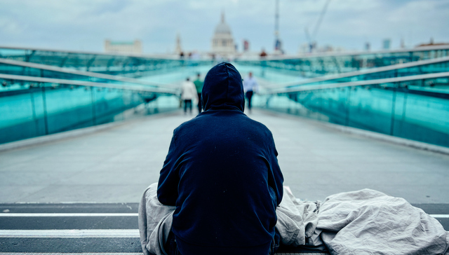 复旦留美博士流浪街头16年 家属：希望他能回国