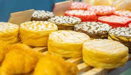 掘金平价消费，2元面包、“穷鬼套餐”席卷年轻人