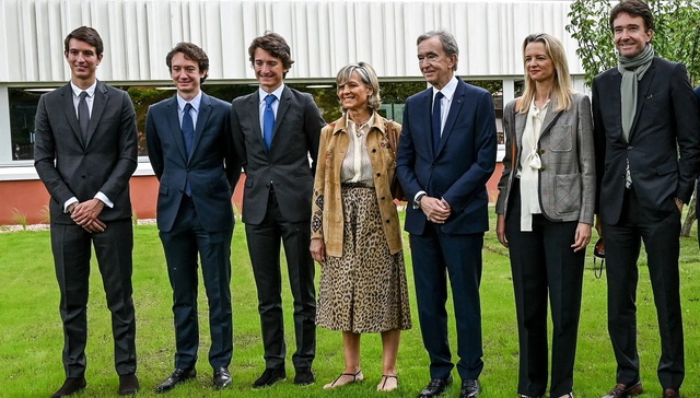 全球最大奢侈品集团打响“继承之战”