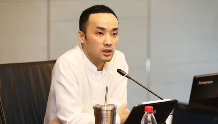 立白,蓝月亮,洗涤用品,洗衣凝珠,洗衣液,陈泽滨,陈凯旋