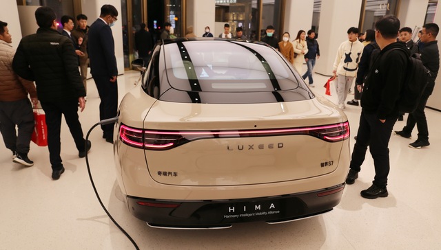 智界S7交付一再延期，准车主发文控诉