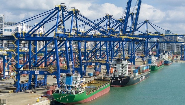 12月进、出口增速双双加快，今年外贸有望继续回暖