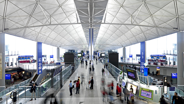 国泰航空首批内地空乘到岗，内地将成为第二大员工来源地