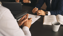 逾250家上市公司跟審計(jì)機(jī)構(gòu)“分手”：非標(biāo)股票要警惕，是否購(gòu)買審計(jì)意見(jiàn)遭關(guān)注