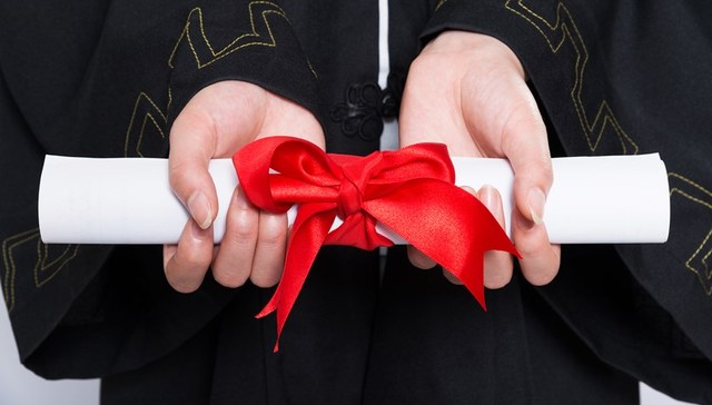 地方新闻精选｜广东拟规定见义勇为牺牲颁发100万抚恤金 新疆喀纳斯景区暂停开放