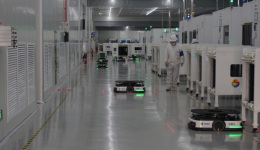 光伏工厂里有智能“载客师傅”和“调度员”，这是你想象的未来车间吗？|碳访