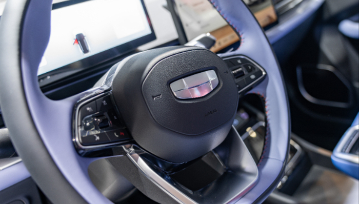 吉利汽车,新能源,特斯拉,比亚迪,李书福