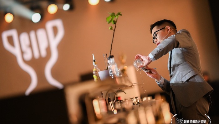 保乐力加中国首届SIP超新星调酒大奖赛收官，苏格登推出怦然新启2024新年限定礼盒 ｜ 美食情报