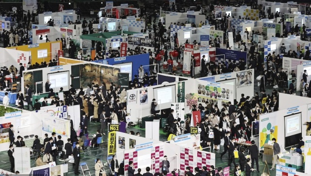 日本“冰河一代”的教训：年轻时失业会有长期“创伤”丨数据说话