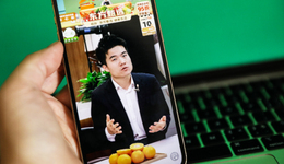 “超頭主播”輿論大戰(zhàn)、“買手”崛起，直播電商進入“亂紀元”