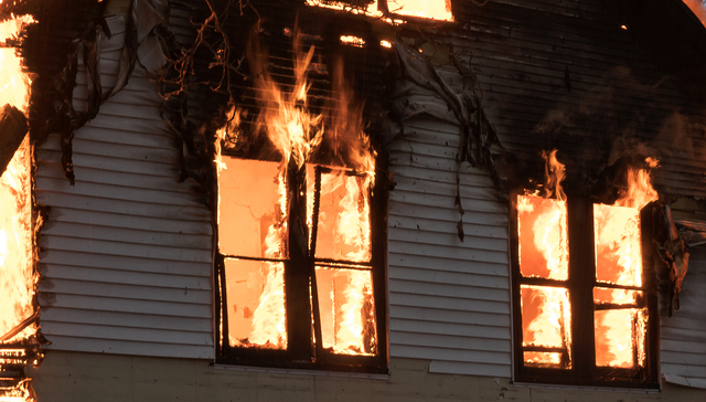 【追踪】河南南阳一学校发生火灾致13人遇难，村民：出事学生多为三年级男生