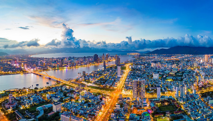 上海,电动载人汽车,出口,东南亚,上海市政协委员,上海社会科学院经济研究所,,沈开艳,上海两会,临港