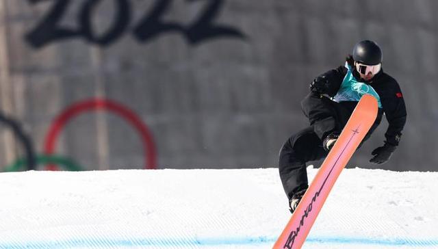 苏翊鸣开始卖板，合作方是滑雪单板鼻祖BURTON