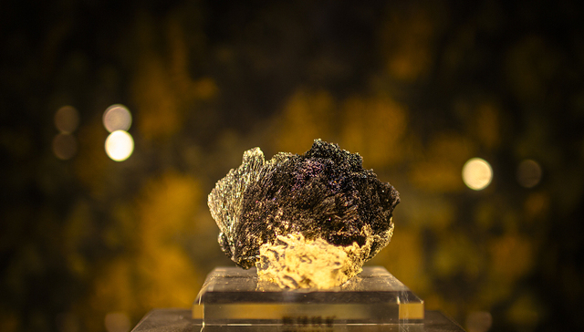 锑价创12年来新高，这些概念股大涨