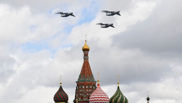 一架军用运输机在俄边境坠毁，俄官员称被西方导弹击落