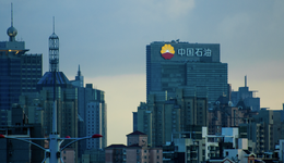 中国石油八年多来首次涨停