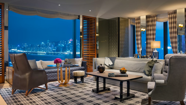 在高端酒店林立的香港，如何选择下一站Staycation？