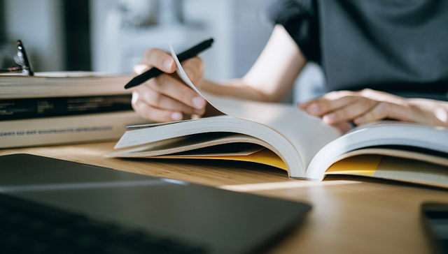 如果有一条绳索能缚住不羁的我，那就是写作 | 一周新书推荐