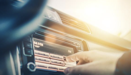 新能源车再先进，为何被硬性要求配备收音机？