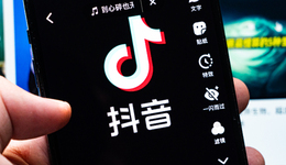 “周星馳x抖音”能爆火嗎？無(wú)厘頭喜劇攪動(dòng)微短劇