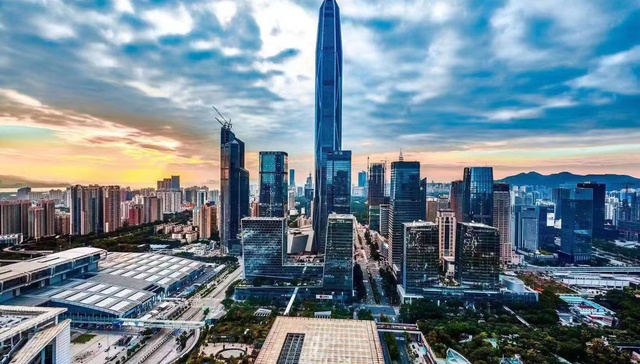 中国平安“青少年科技素养提升计划”秉承“送进去，走出来”思路，推进科教事业发展