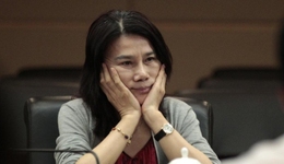 一場(chǎng)年會(huì)，董小姐上了三次熱搜