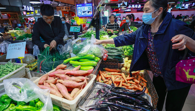 春节错位带动1月CPI同比降幅扩大，猪肉价格下跌17.3%