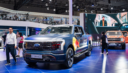 推迟电动化投资的福特汽车去年扭亏为盈