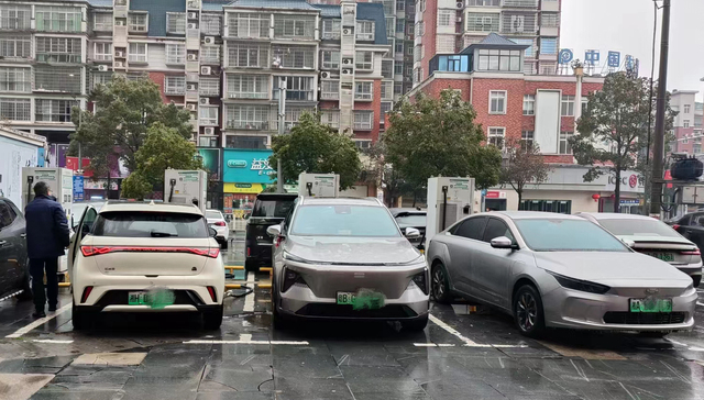 当县城居民开上了电动汽车｜小城消费者报告①