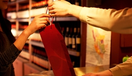 大厂春节礼盒走红二手平台，假期倒卖赚了20万