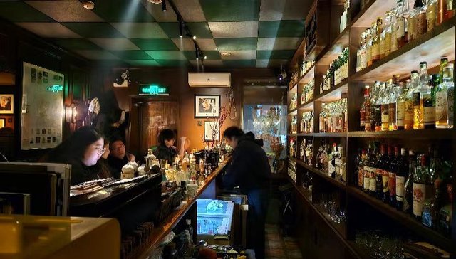 哈尔滨小酒馆老板：对下一波流量充满期待｜在春天许一个愿望⑬