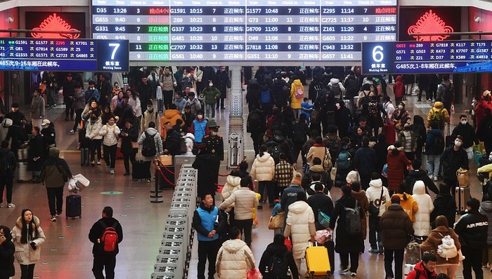 12306客服称车库的列车都开出去了，怎么还有人买不到返程票？