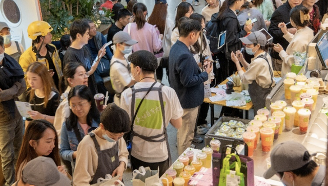 返乡青年爆买喜茶和奈雪，销冠门店都在小城