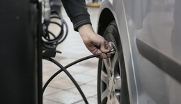 輪胎上的金礦：大廠混戰(zhàn)養(yǎng)車江湖