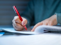 研報新知| 靠著高升學率優(yōu)勢，這家曾經(jīng)的油墨印刷龍頭成功逆襲