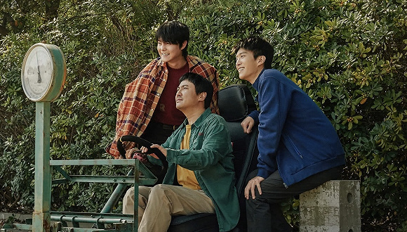 《飞驰人生2》：小镇青年不再，女性角色消失