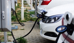 猛攻十八线小县城，新能源汽车卷疯了