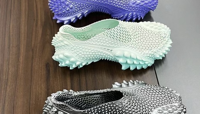 PUMA登上时装周办秀，主推这双鞋