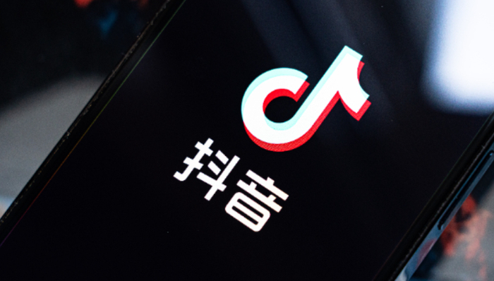 头部直播,抖音,直播带货,董宇辉,罗永浩,